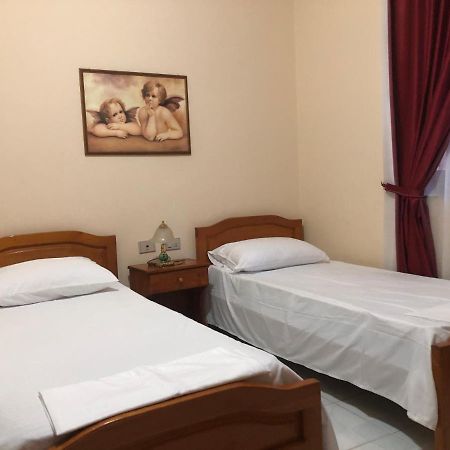 Hotel Pepeto Durrës Esterno foto