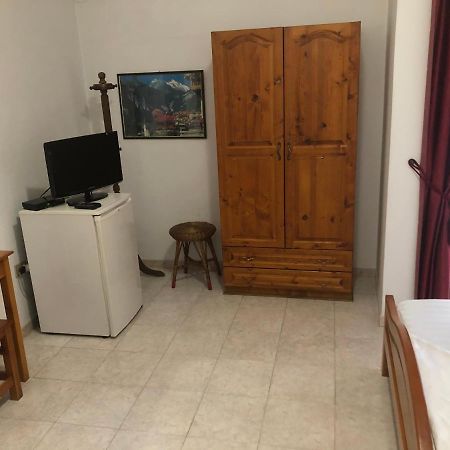 Hotel Pepeto Durrës Esterno foto