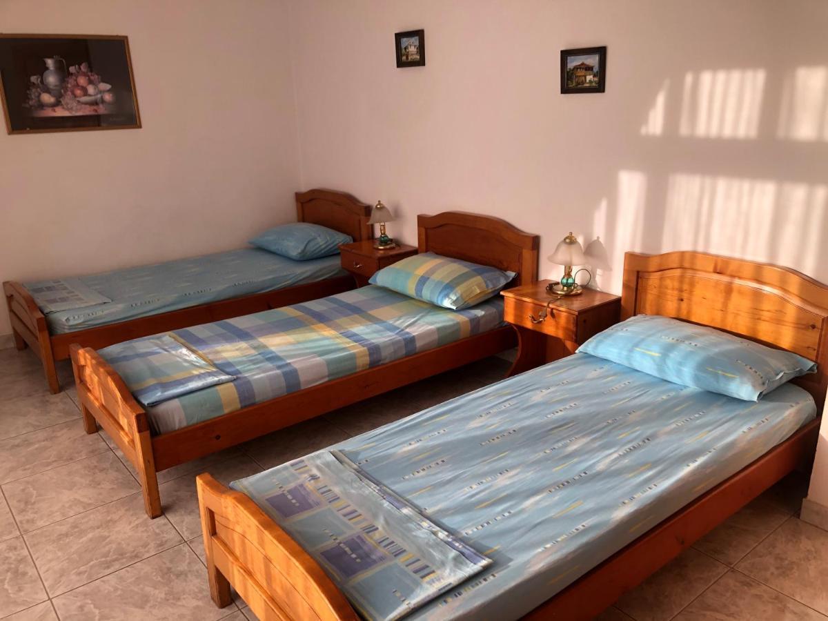 Hotel Pepeto Durrës Esterno foto