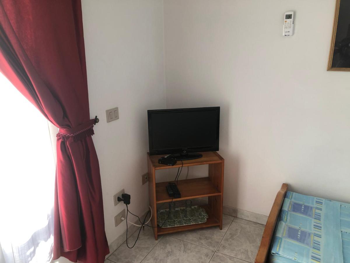Hotel Pepeto Durrës Esterno foto