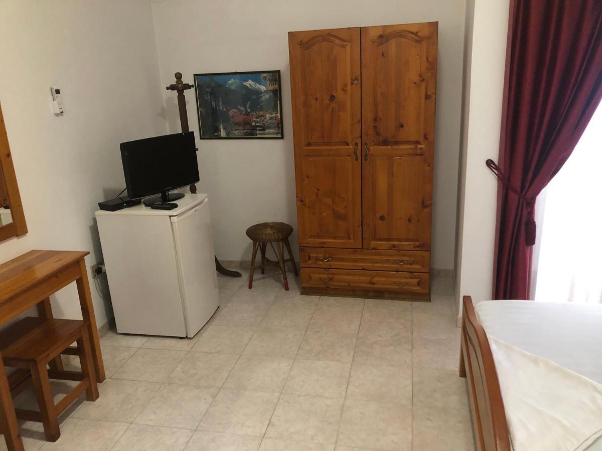 Hotel Pepeto Durrës Esterno foto