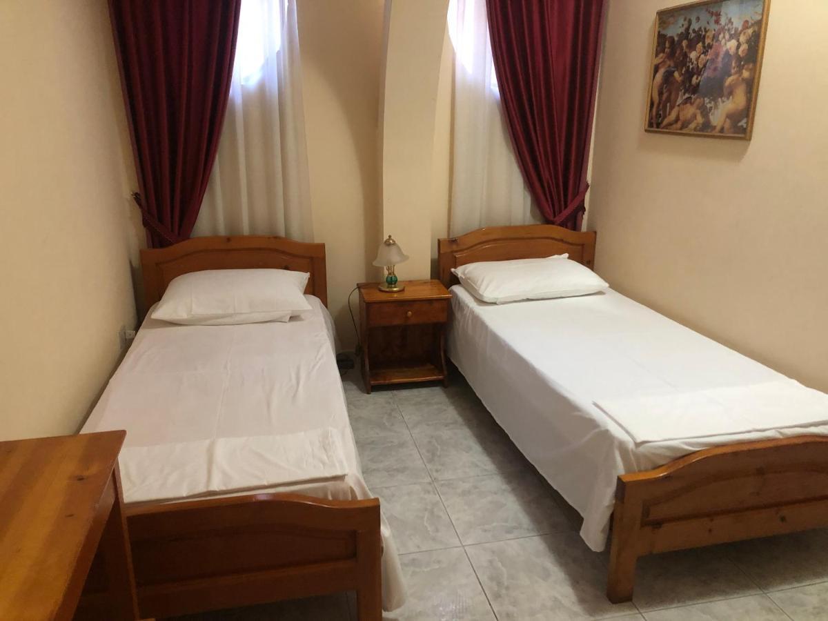 Hotel Pepeto Durrës Esterno foto