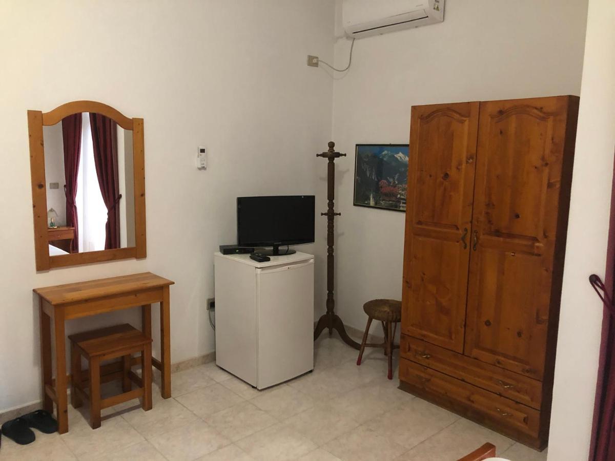 Hotel Pepeto Durrës Esterno foto