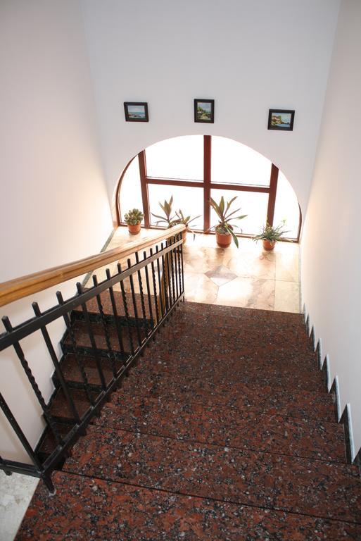Hotel Pepeto Durrës Esterno foto