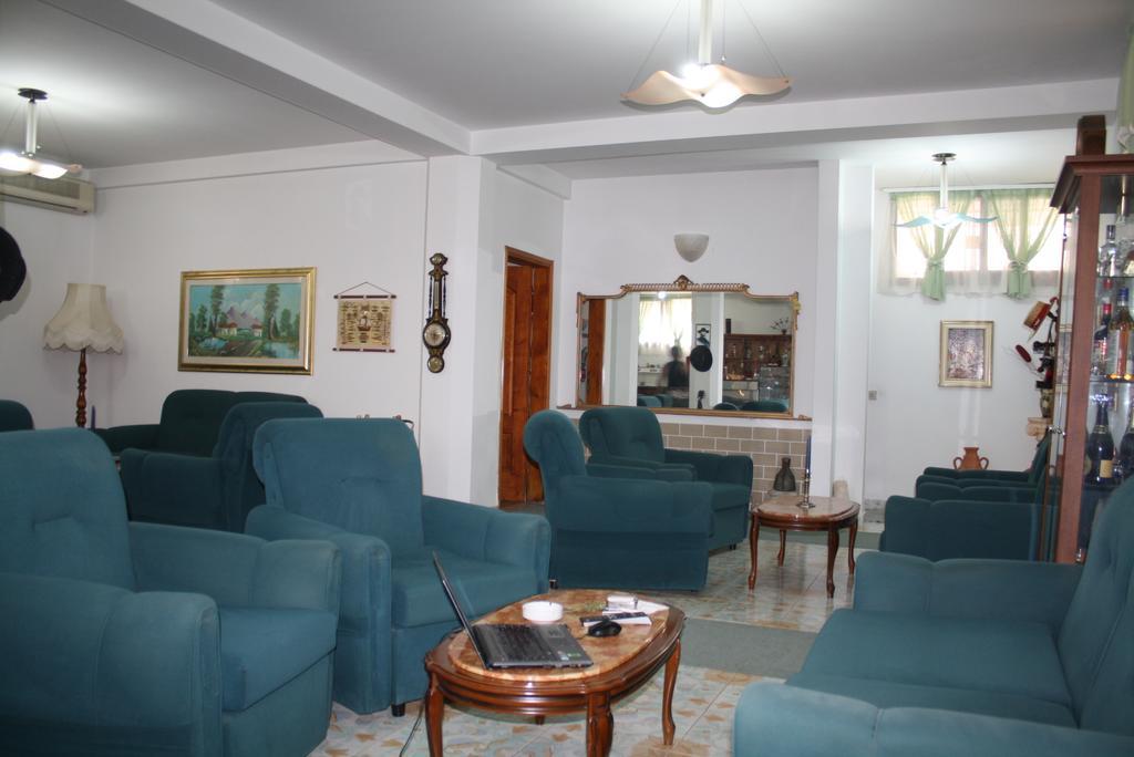 Hotel Pepeto Durrës Esterno foto