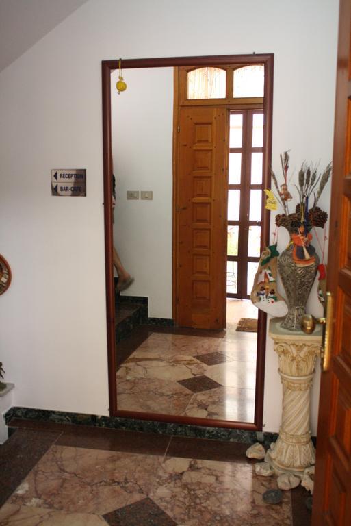 Hotel Pepeto Durrës Esterno foto